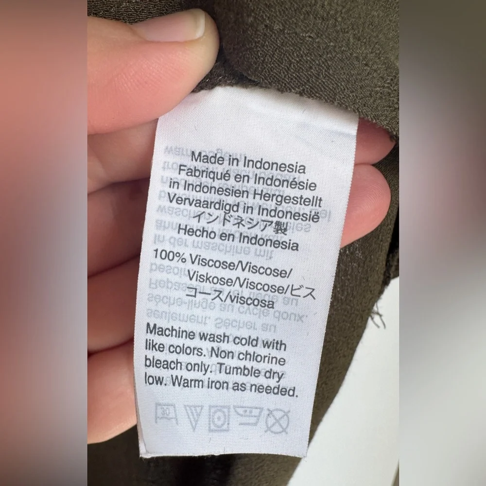 EUC MADEWELL Central Drapey Button Up Blouse Shirt, Olive Green, Size XL 💚 - Picture 6 of 10